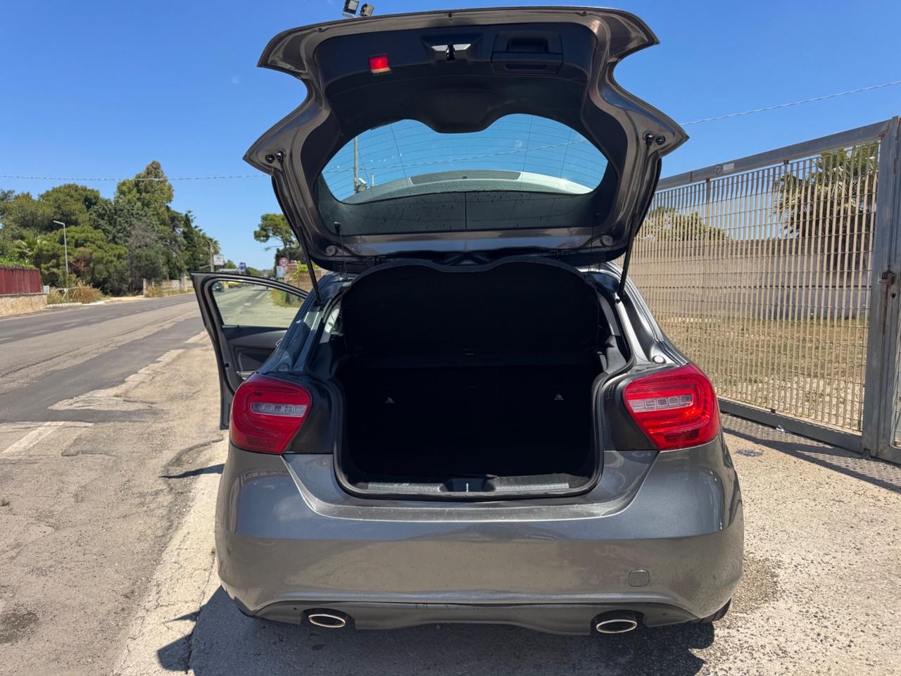 Mercedes-benz A 180 - 1.6 benz - 2013