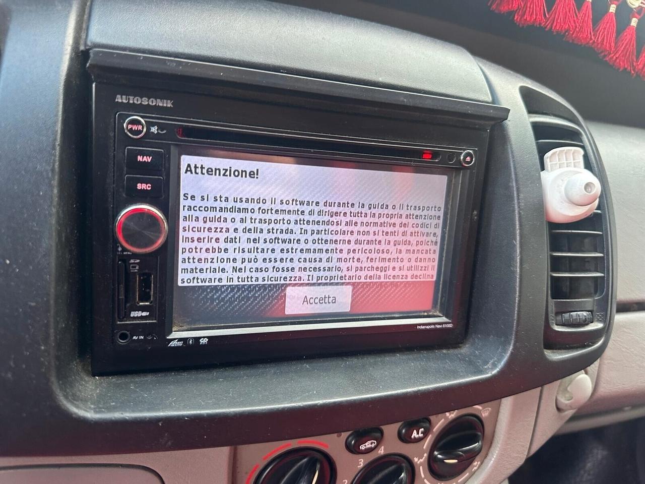 Renault Trafic T27 1.9 dCi/90 PC-TN Passenger Luxe NEOPATENTATI 9 POSTI