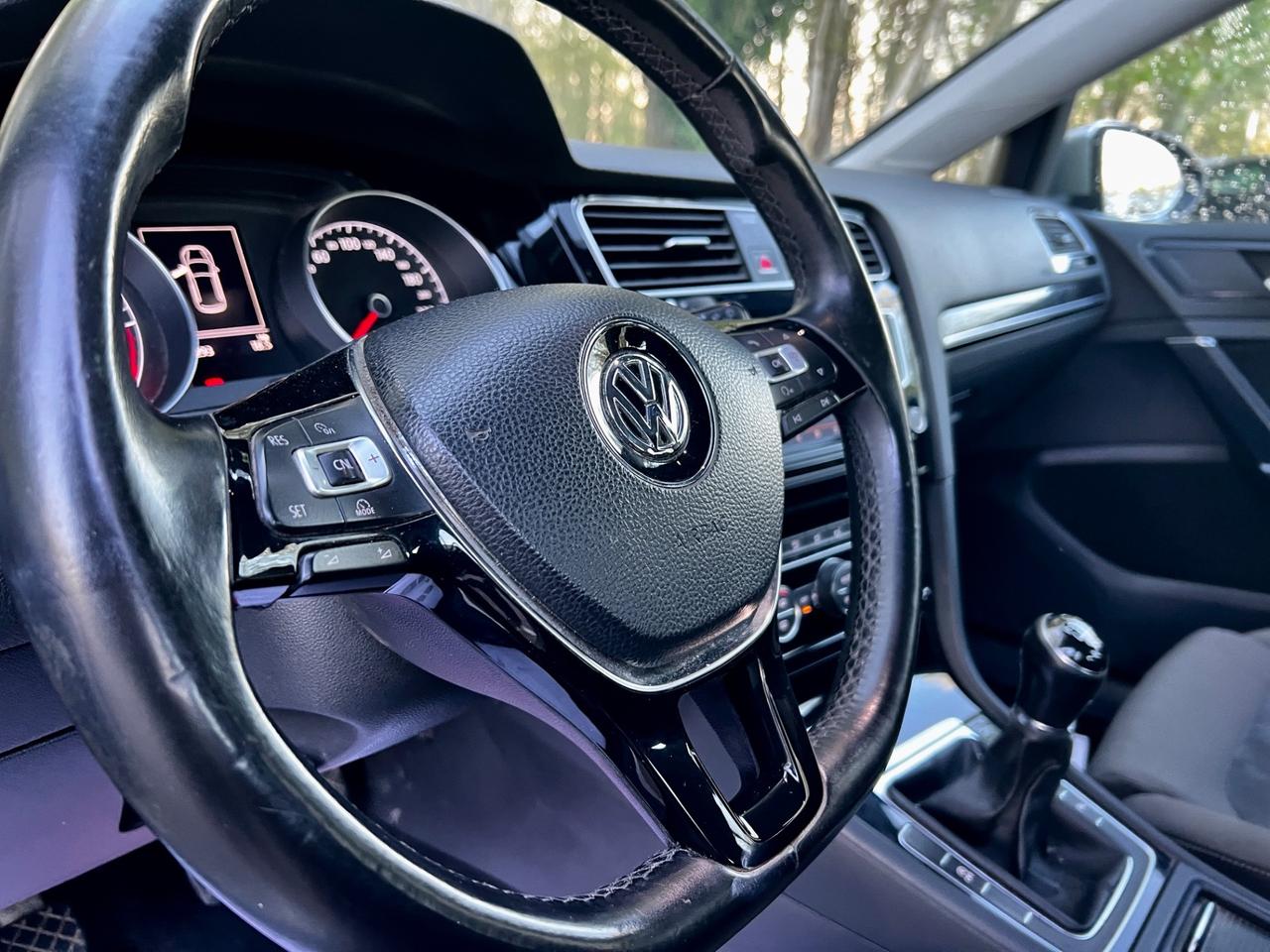 Volkswagen Golf VII 1.6 TDI DPF Highline