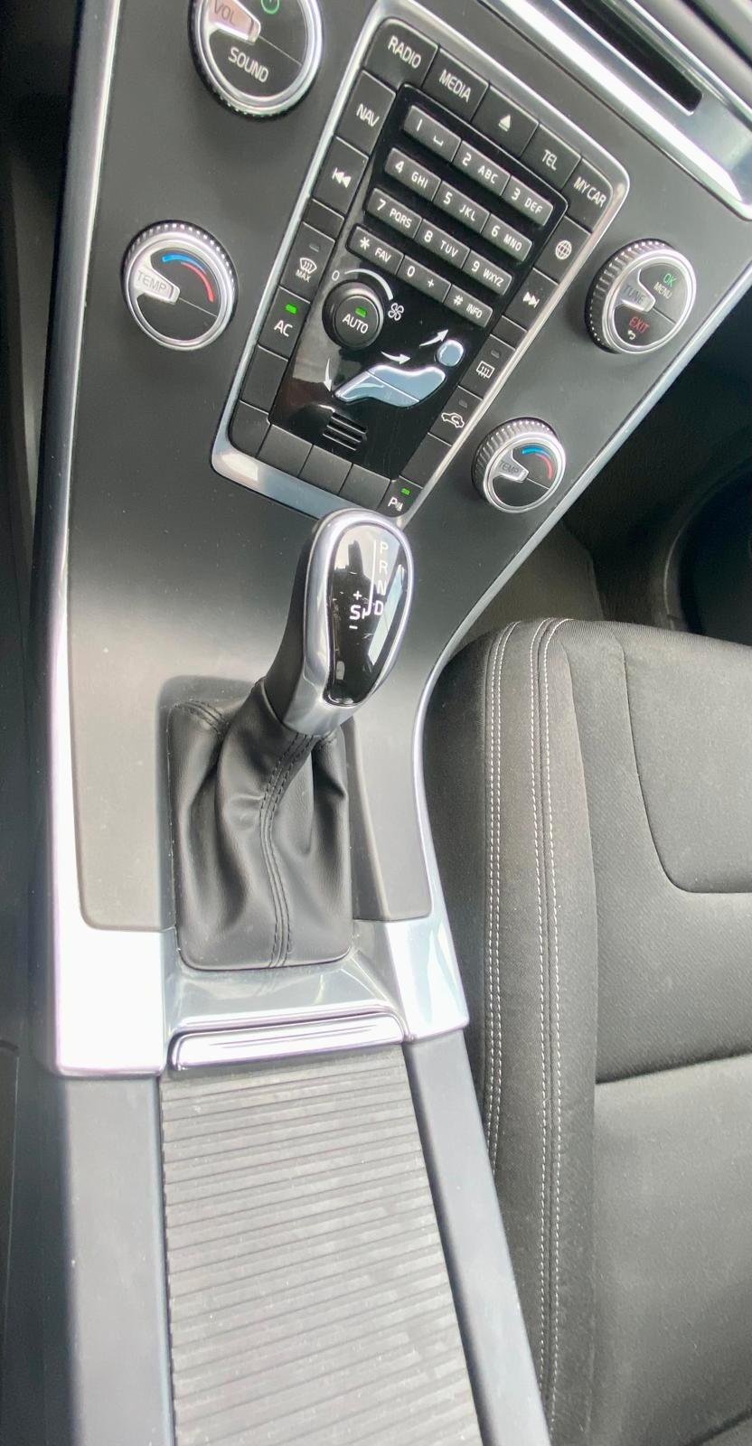 Volvo XC 60 XC60 D3 Geartronic R-design Momentum
