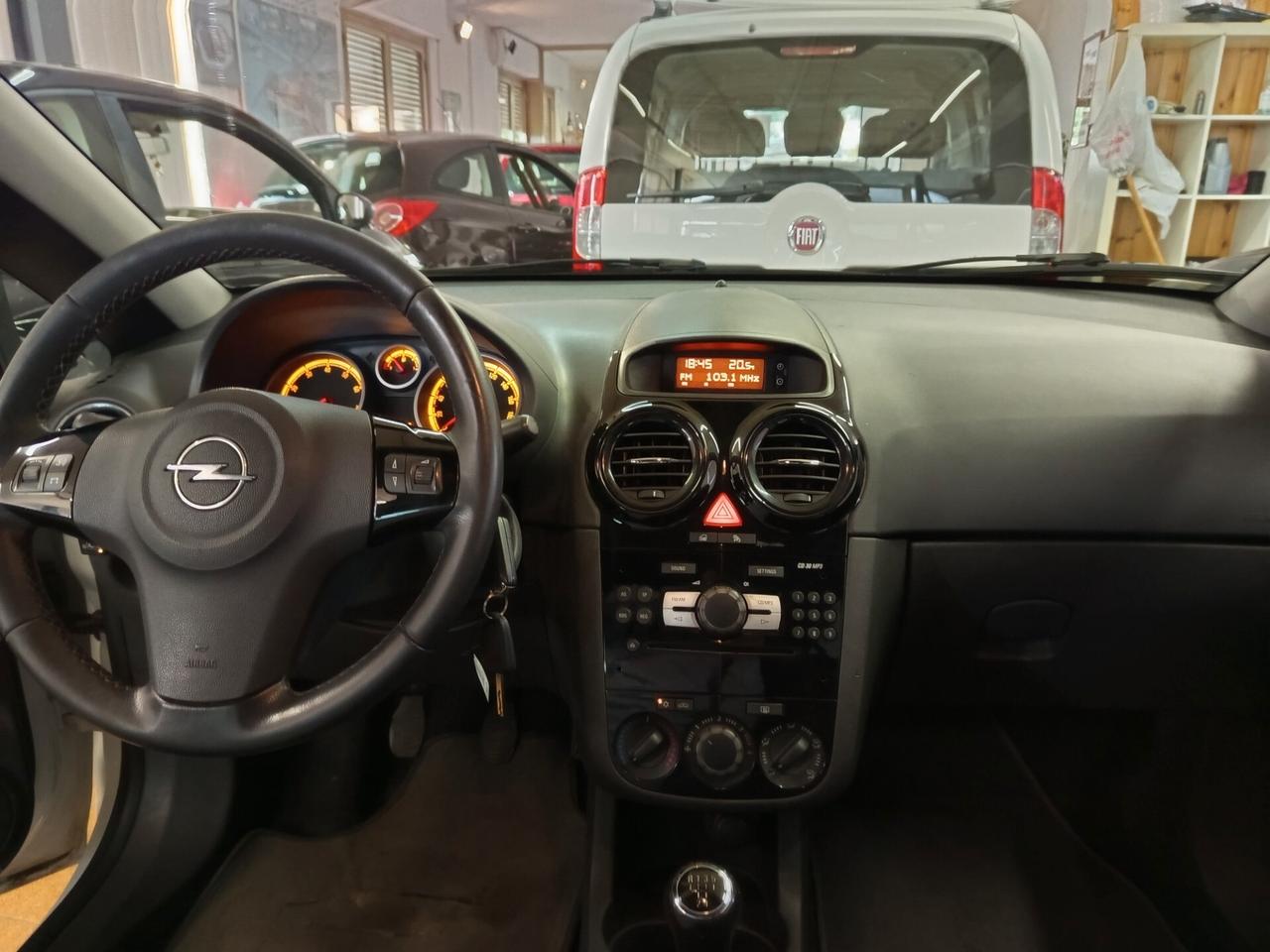 Opel Corsa 1.2 BENZINA-GPL, 156 Mila chilometri ok neopatentati