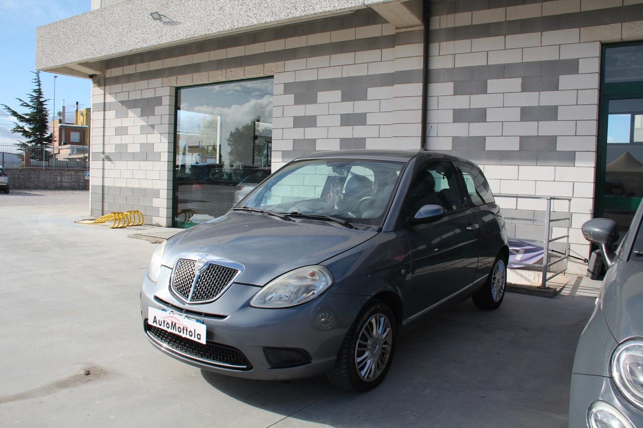 Lancia Ypsilon 1.2 Argento (KW 44 - CV 60 Neopatentati)