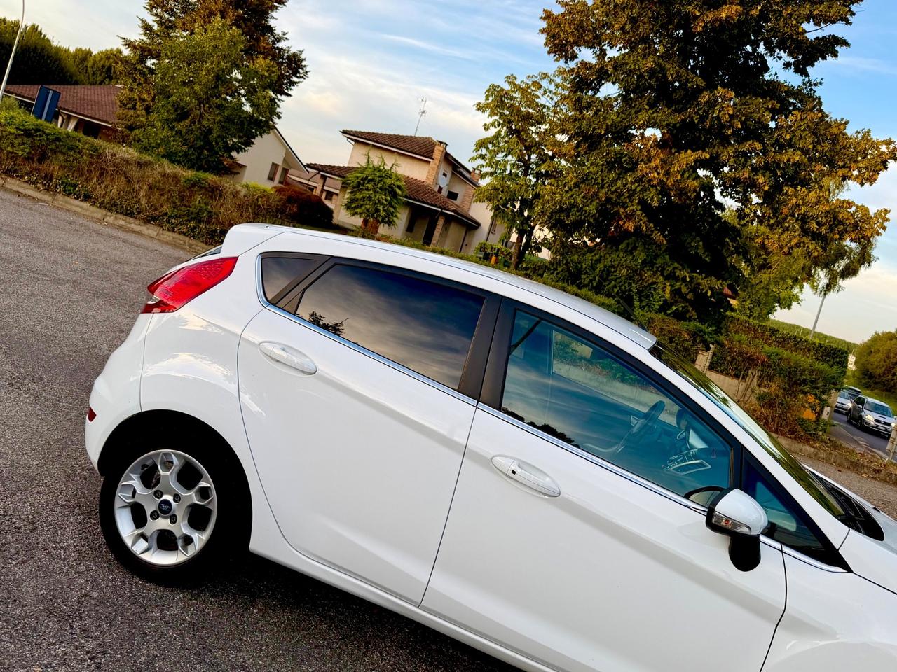 Ford Fiesta 1.4 5 porte Bz.- GPL Titanium