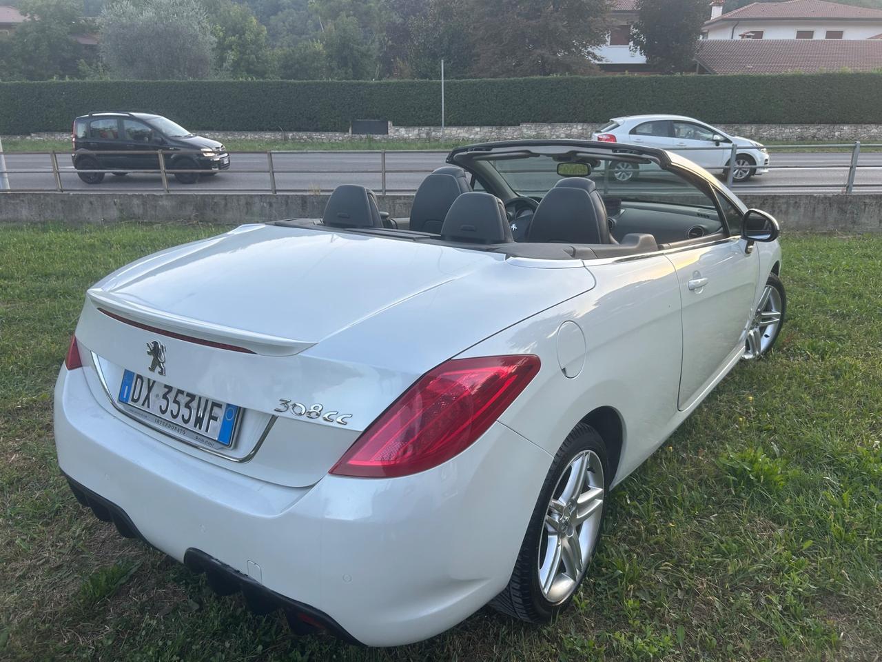 Peugeot 308 2.0 HDi 140CV CC Féline