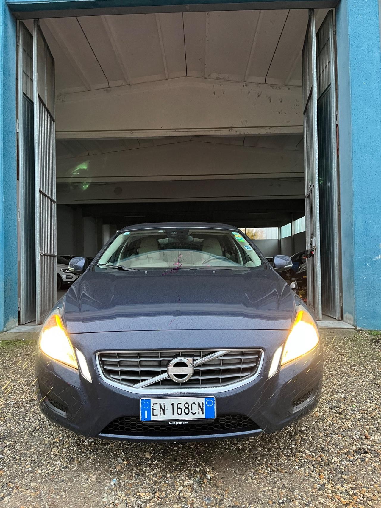 Volvo V60 D2 1.6 Powershift