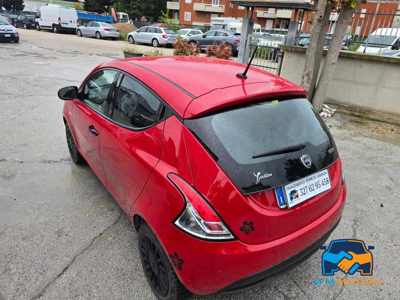 Lancia Ypsilon 5 Porte Ypsilon 1.0 firefly hybrid Silver s&s 70cv