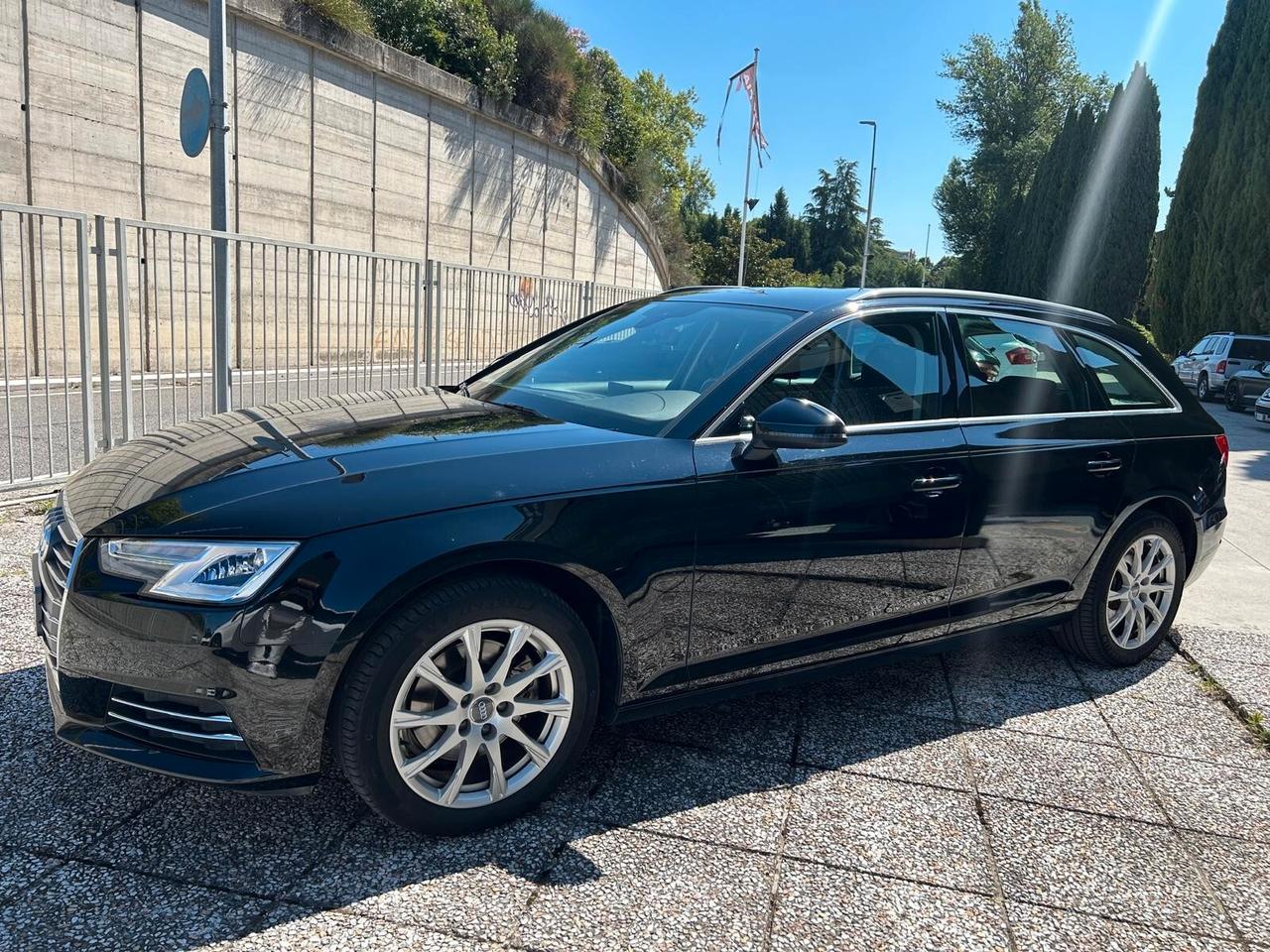 Audi A4 Avant 2.0 TDI 150 CV ultra Business Sport