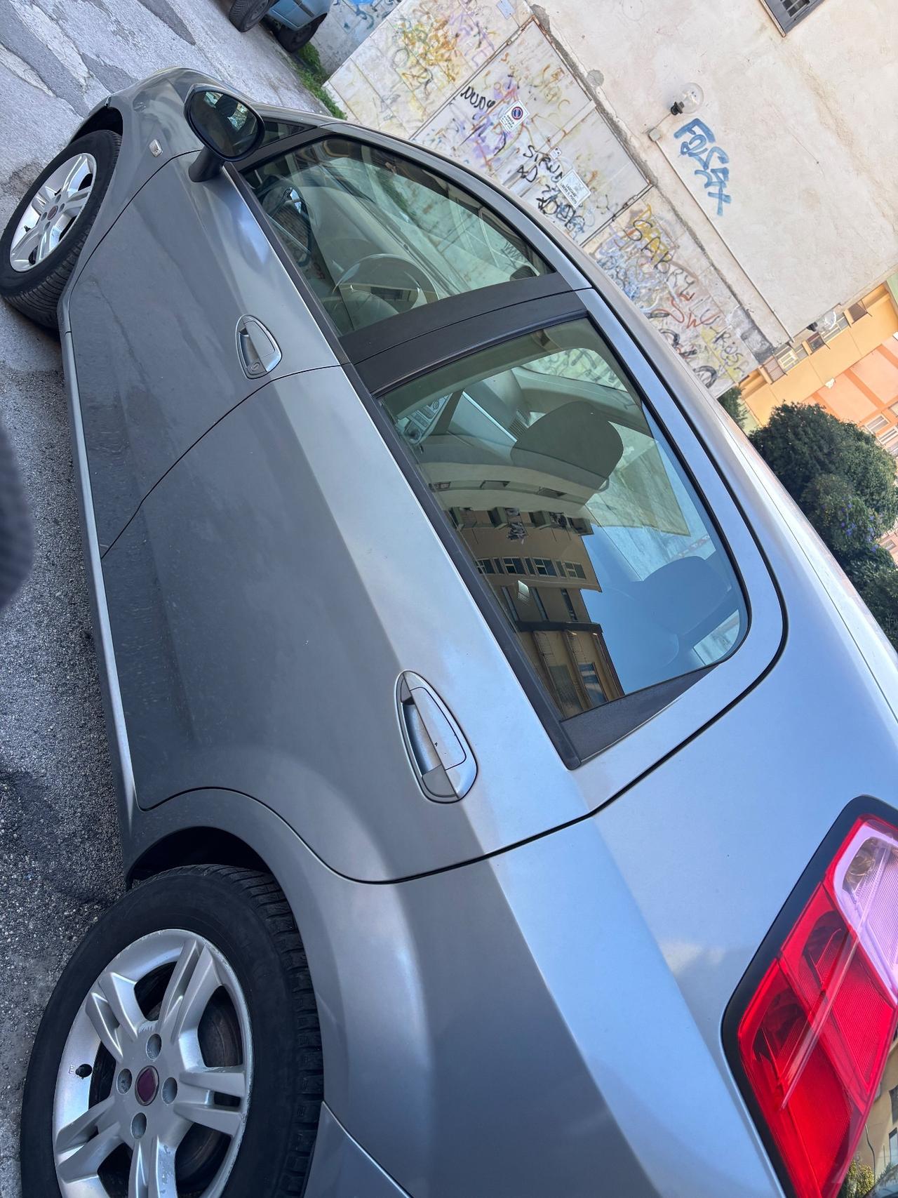 Fiat Grande Punto 1.3 MJT 90 CV 5 porte Emotion