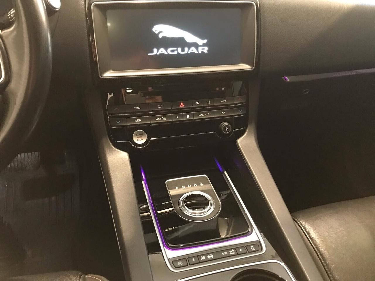 Jaguar F-Pace 2.0 D 180 CV Prestige Panoramico