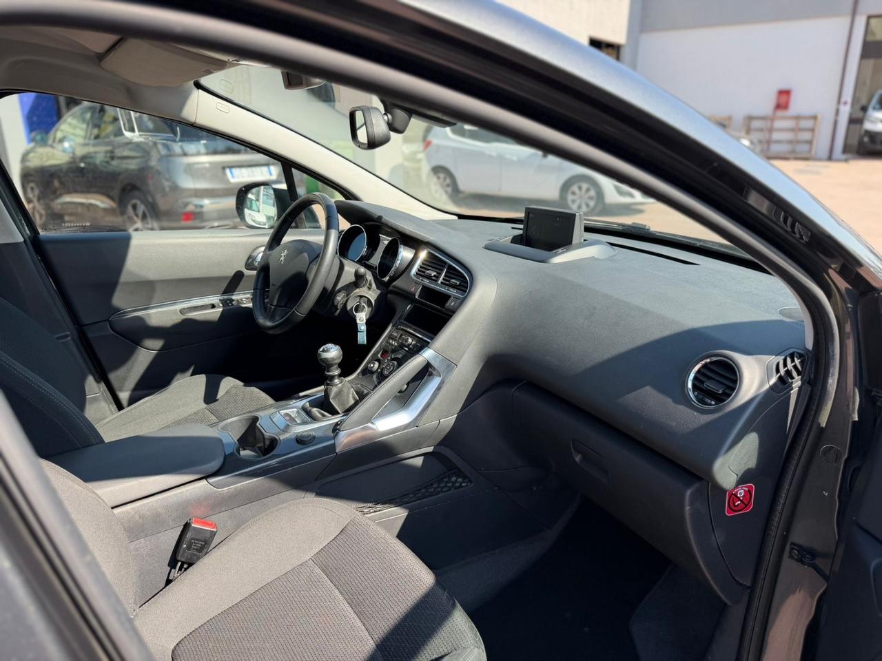 Peugeot 3008 1.6 HDi 115CV Business