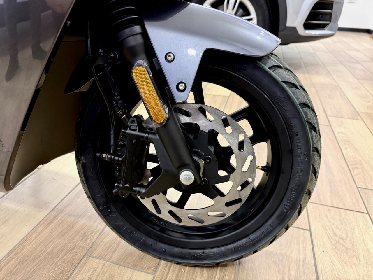 Scooter elettrico LvNeng NCE S