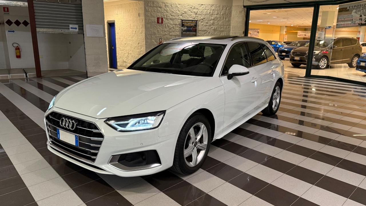 Audi A4 Avant 35 TDI/163 CV S tronic Business Advanced