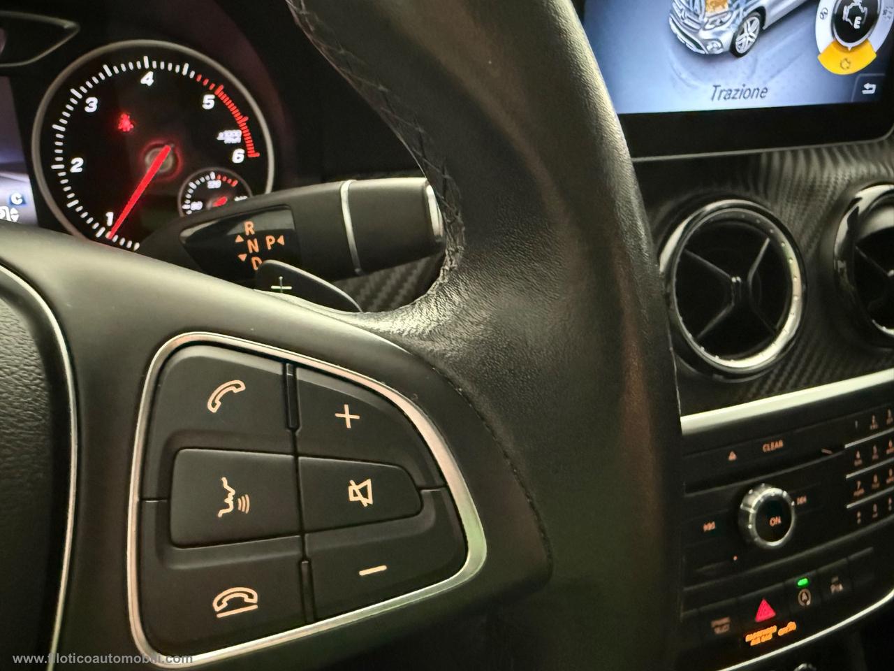 MERCEDES-BENZ GLA 180 d Automatic Business FARI LED - PACK SERIE SPECIALE