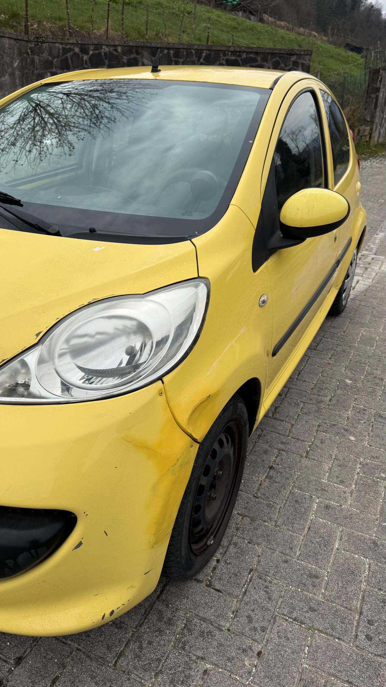 Peugeot 107 5 Porte 107 5p 1.0 12v Sweet Years ok neopatentati