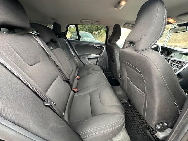 Volvo V60 D2 1.6 Powershift R-design Kinetic