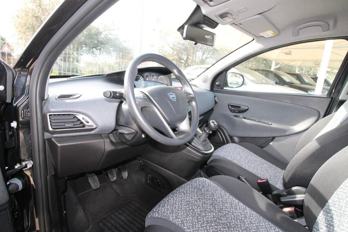 Lancia Ypsilon 1.0 5p Hybrid Silver |2022