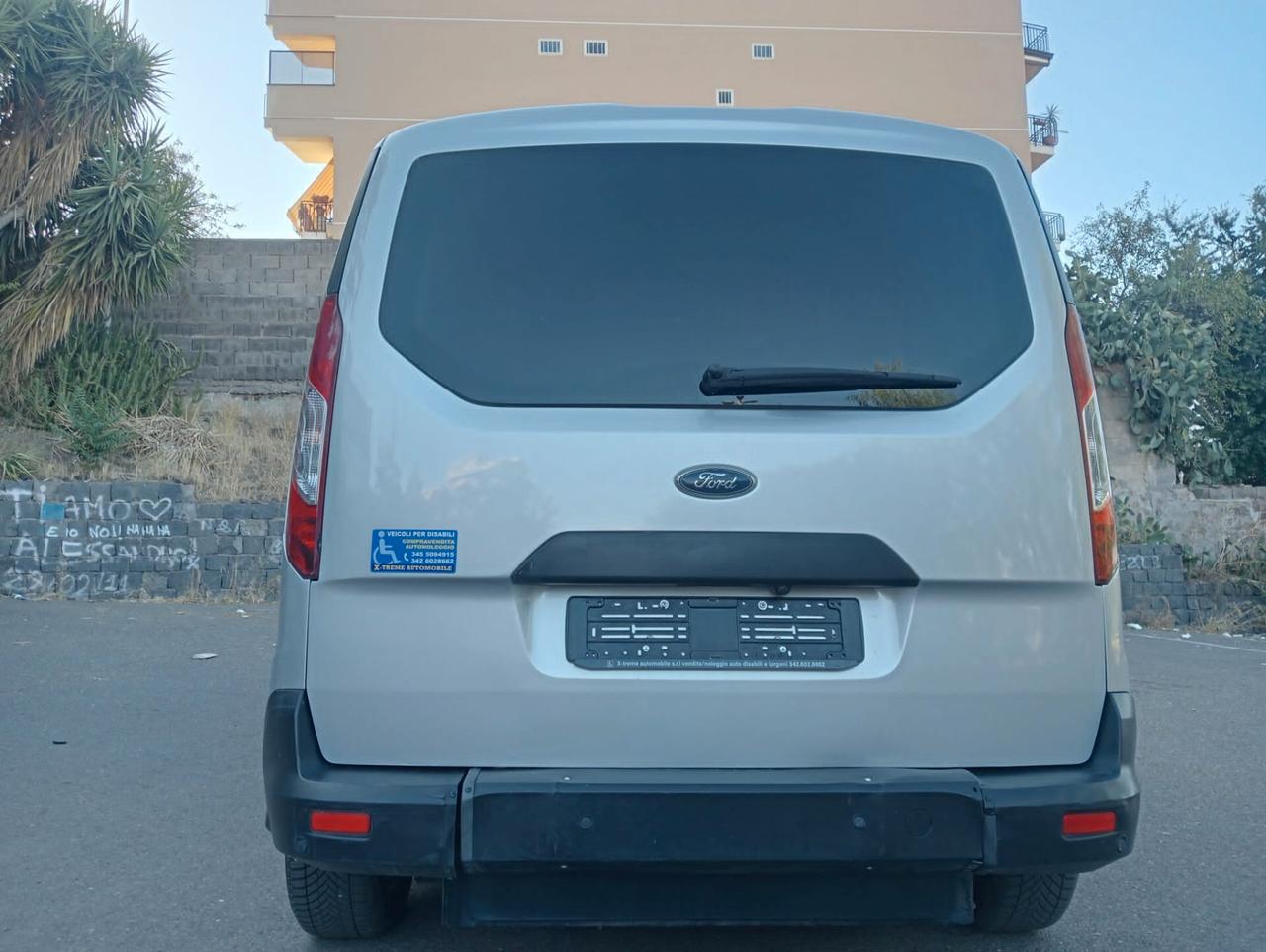 Ford Tourneo Connect Pianale ribassato con rampa disabili in carrozzina