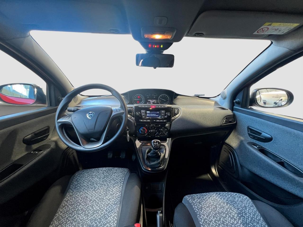 Lancia Ypsilon 1.0 FireFly 5 porte S&S Hybrid Ecochic Silver