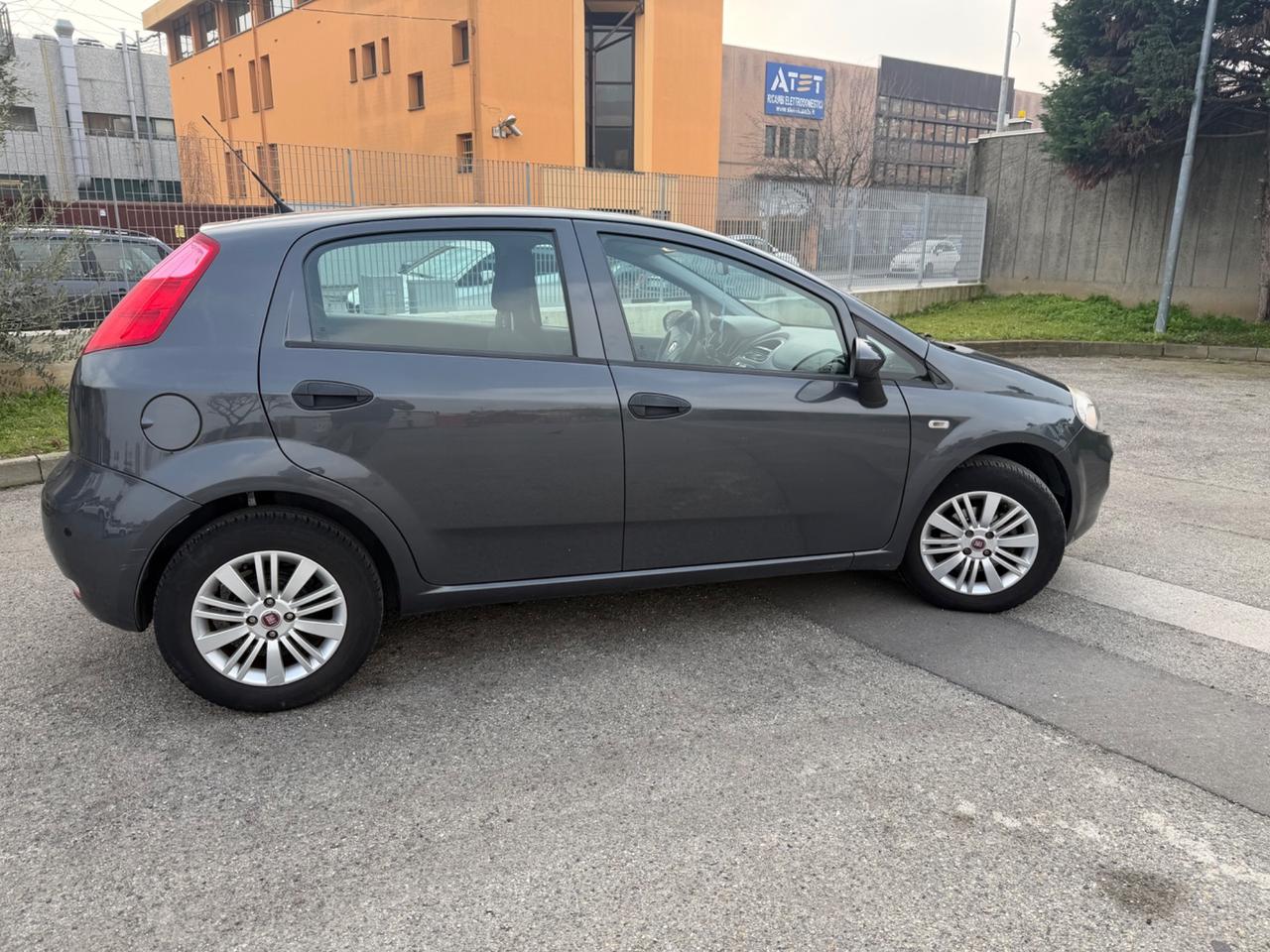 Fiat Punto 1.2 5 porte Lounge soli km 84000