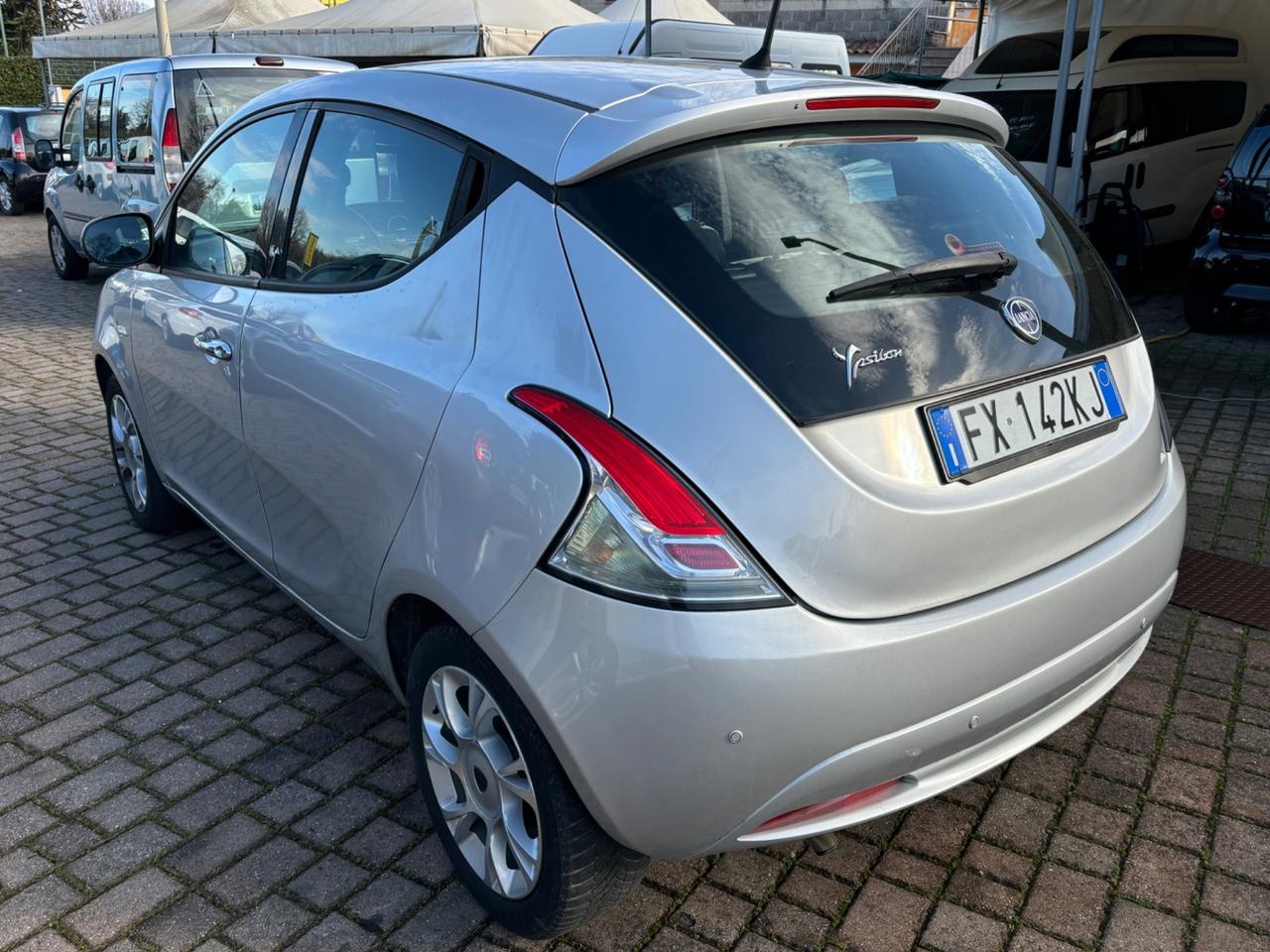 Lancia Ypsilon 0.9 TwinAir 85 CV 5 porte S&S DFN Platinum