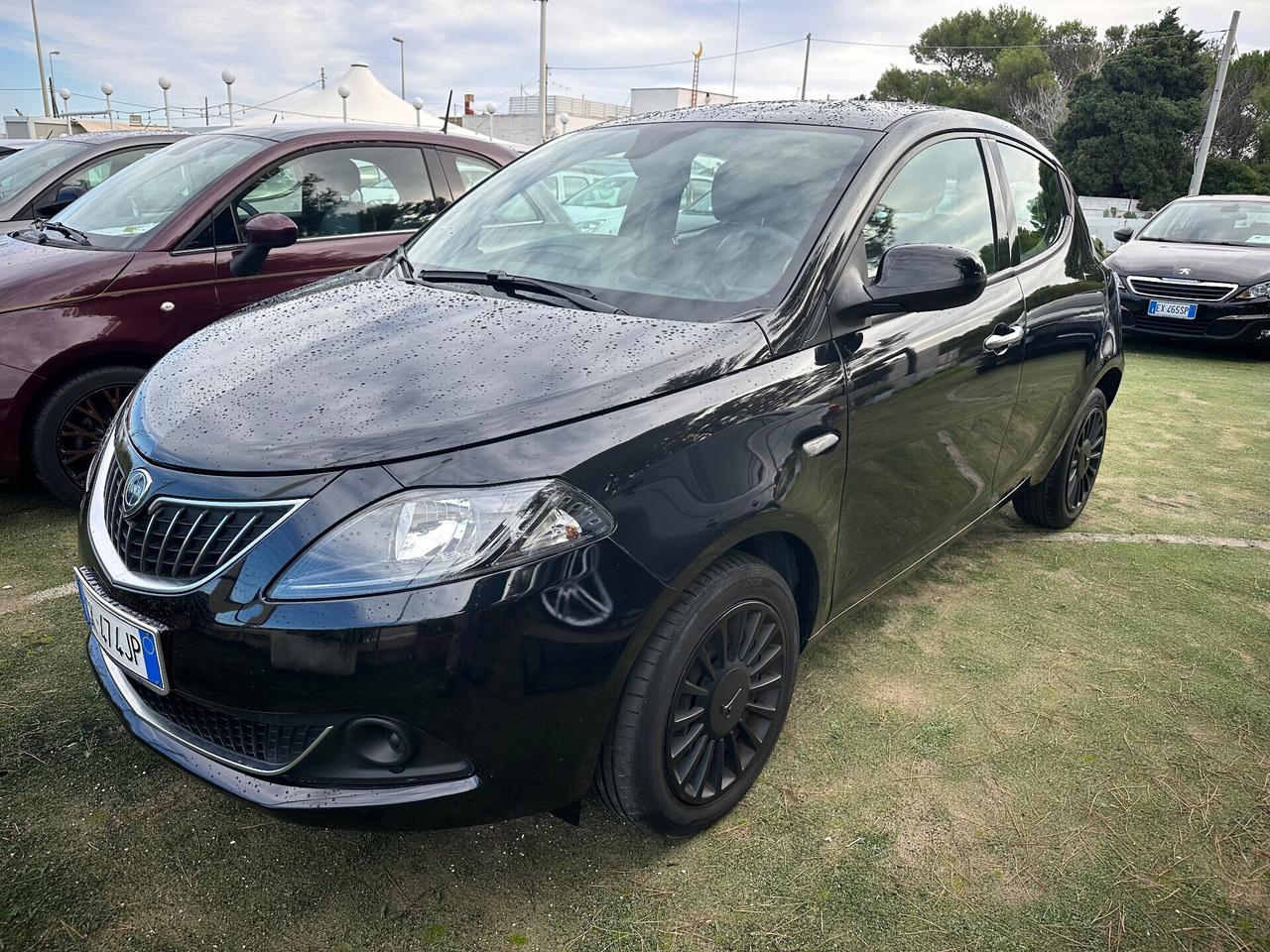 Lancia Ypsilon 1.0 FireFly 5 porte S&S Hybrid Ecochic Silver
