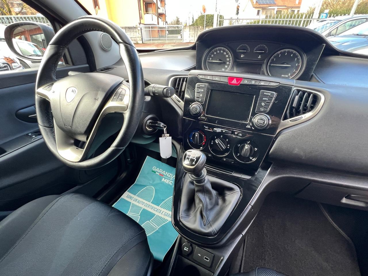 Lancia Ypsilon 1.2 69 CV 5 porte S&S Platinum