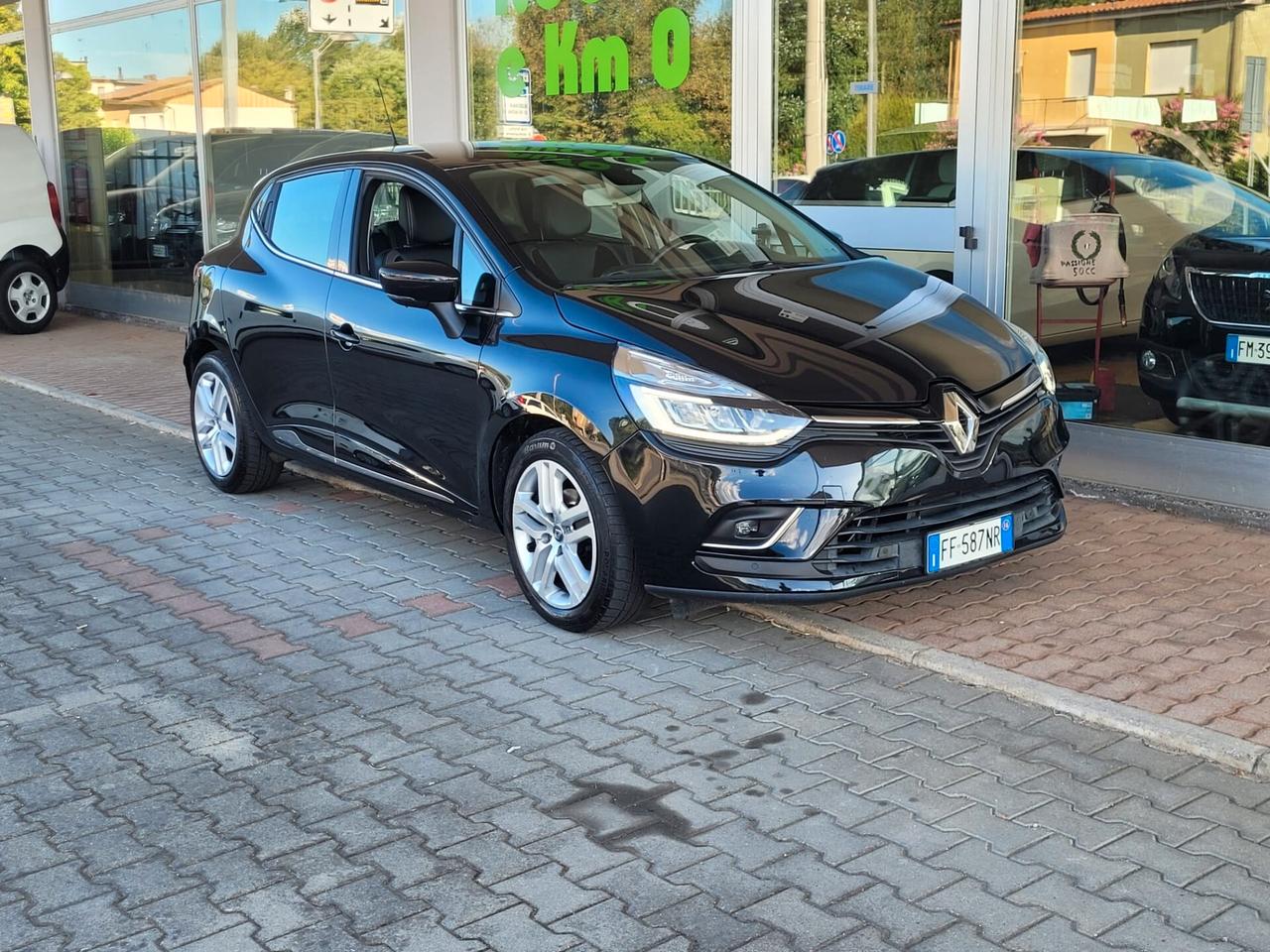 Renault Clio 1.2 75CV 5 porte Zen
