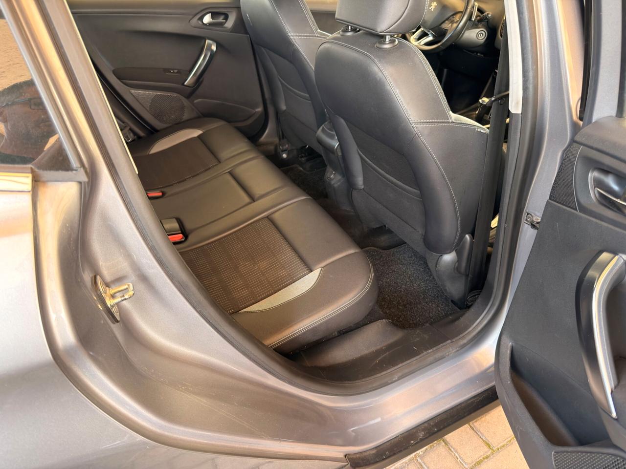 Peugeot 2008 Cambio Automatico KM 100.700