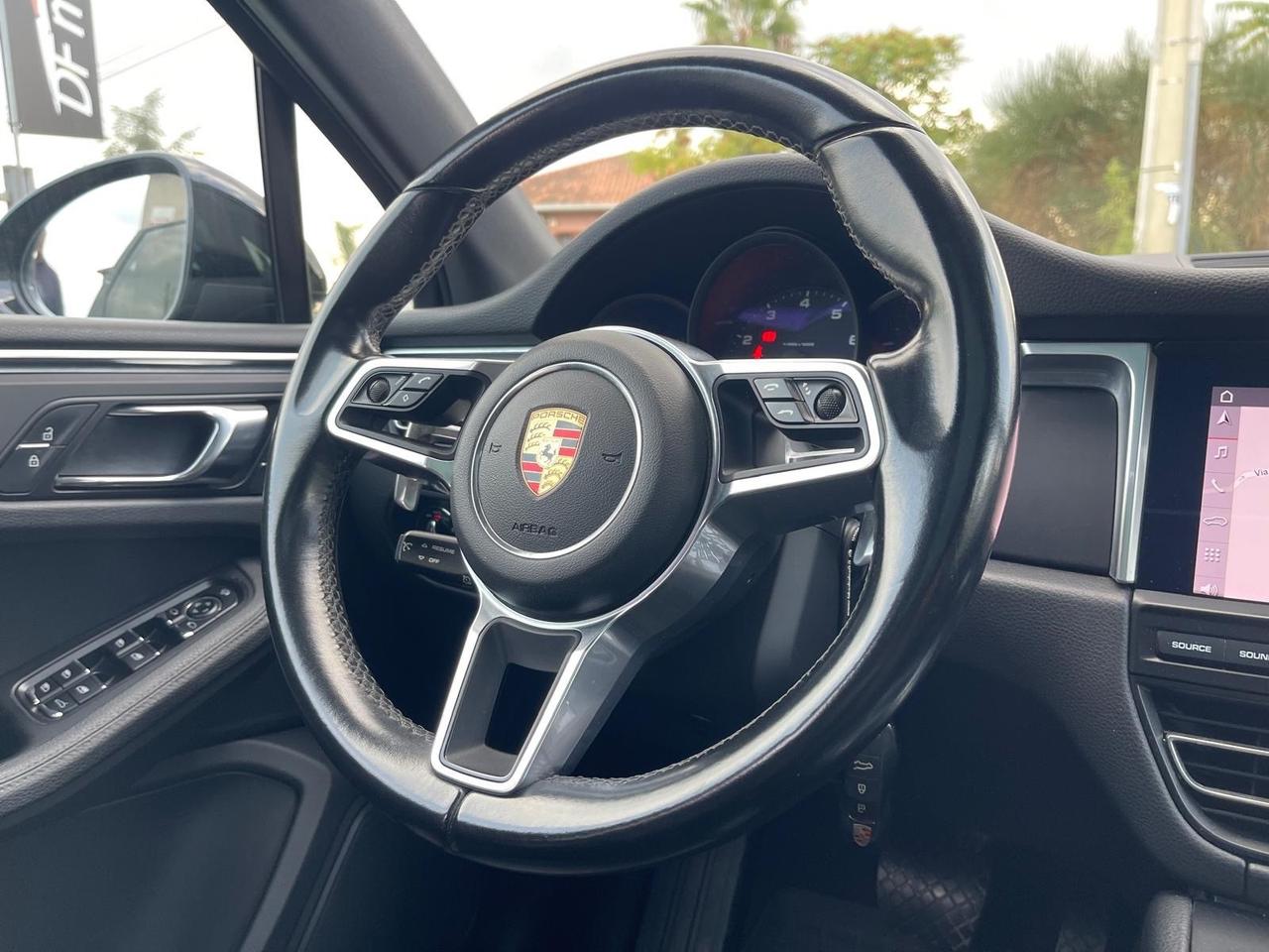 Porsche Macan 2.0-2021