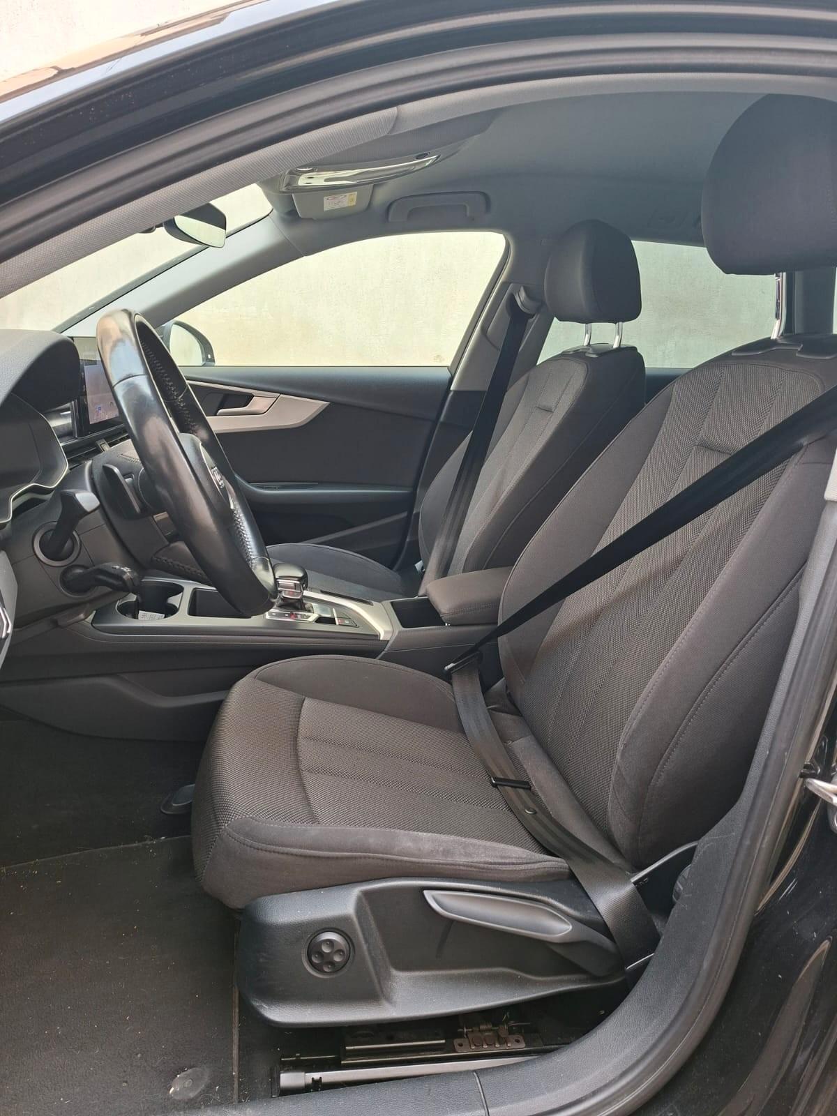 Audi A4 35 TDI/163 CV S tronic Business Advanced