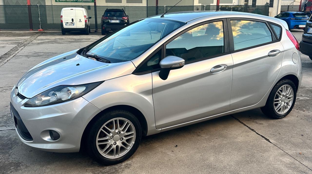 Ford Fiesta 1.2 BENZ 82 CV 5 porte Titanium
