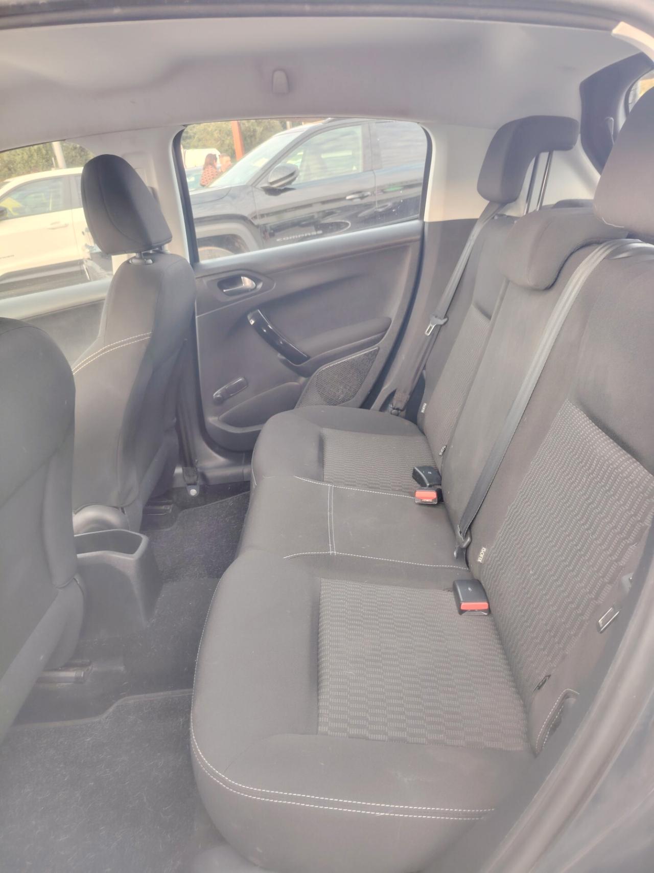Peugeot 208 PureTech 82 5p. GPL Active- NEOPATENTATI