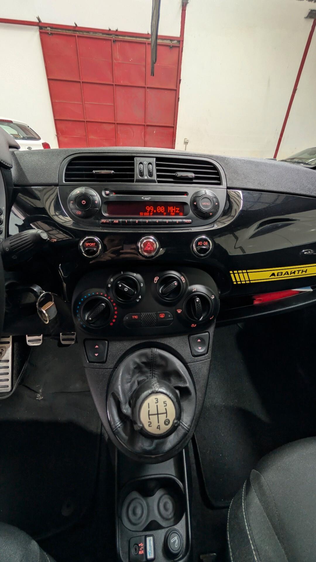 Abarth 500 1.4 Turbo T-Jet Custom