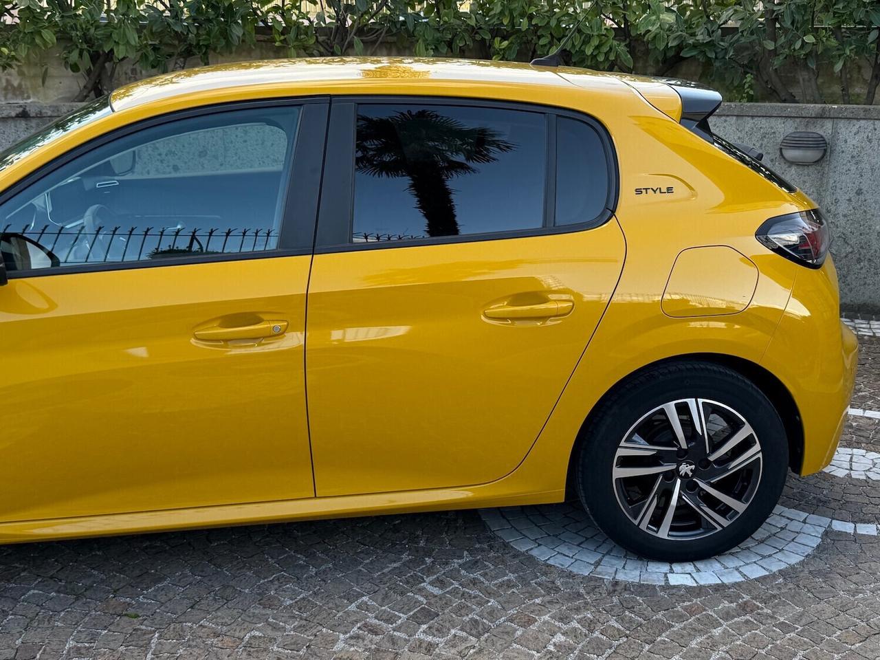 Peugeot 208 PureTech 75 Stop&Start STYLE