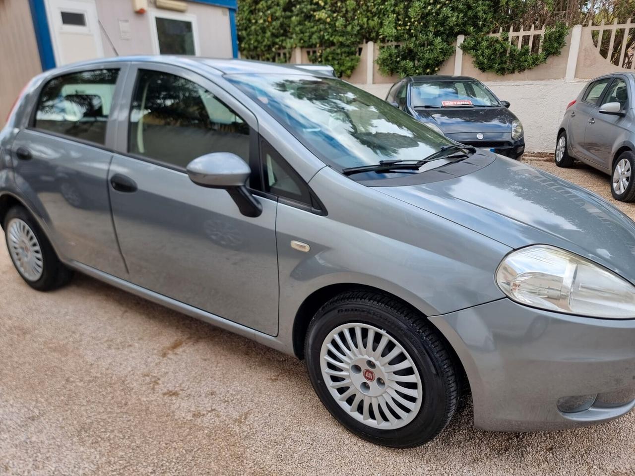 FIAT GRANDE PUNTO DIESEL 1.3 OK NEOPATENTATO