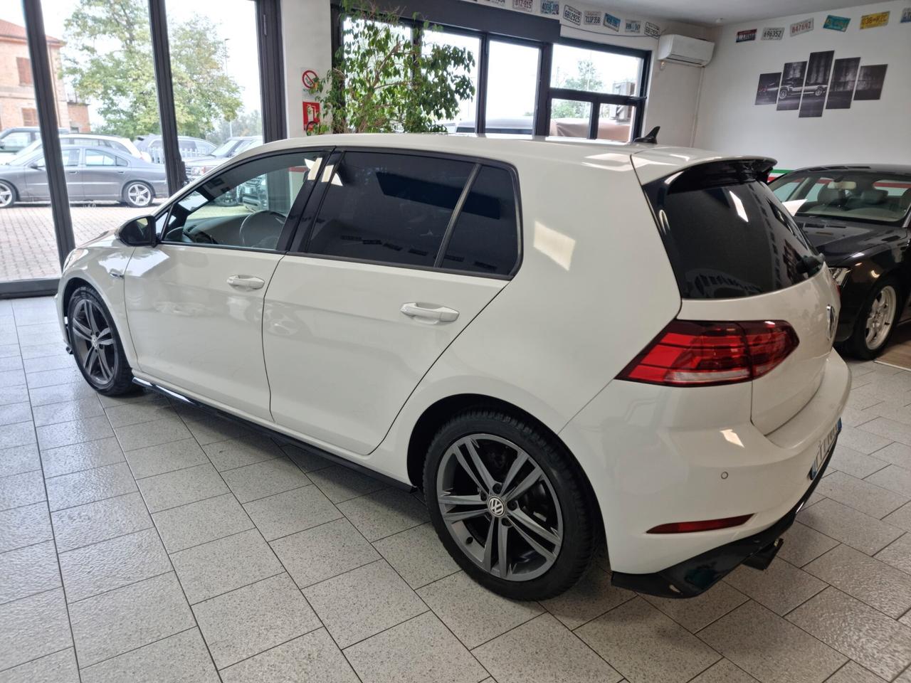 Volkswagen Golf 1.6 TDI 115CV R LINE