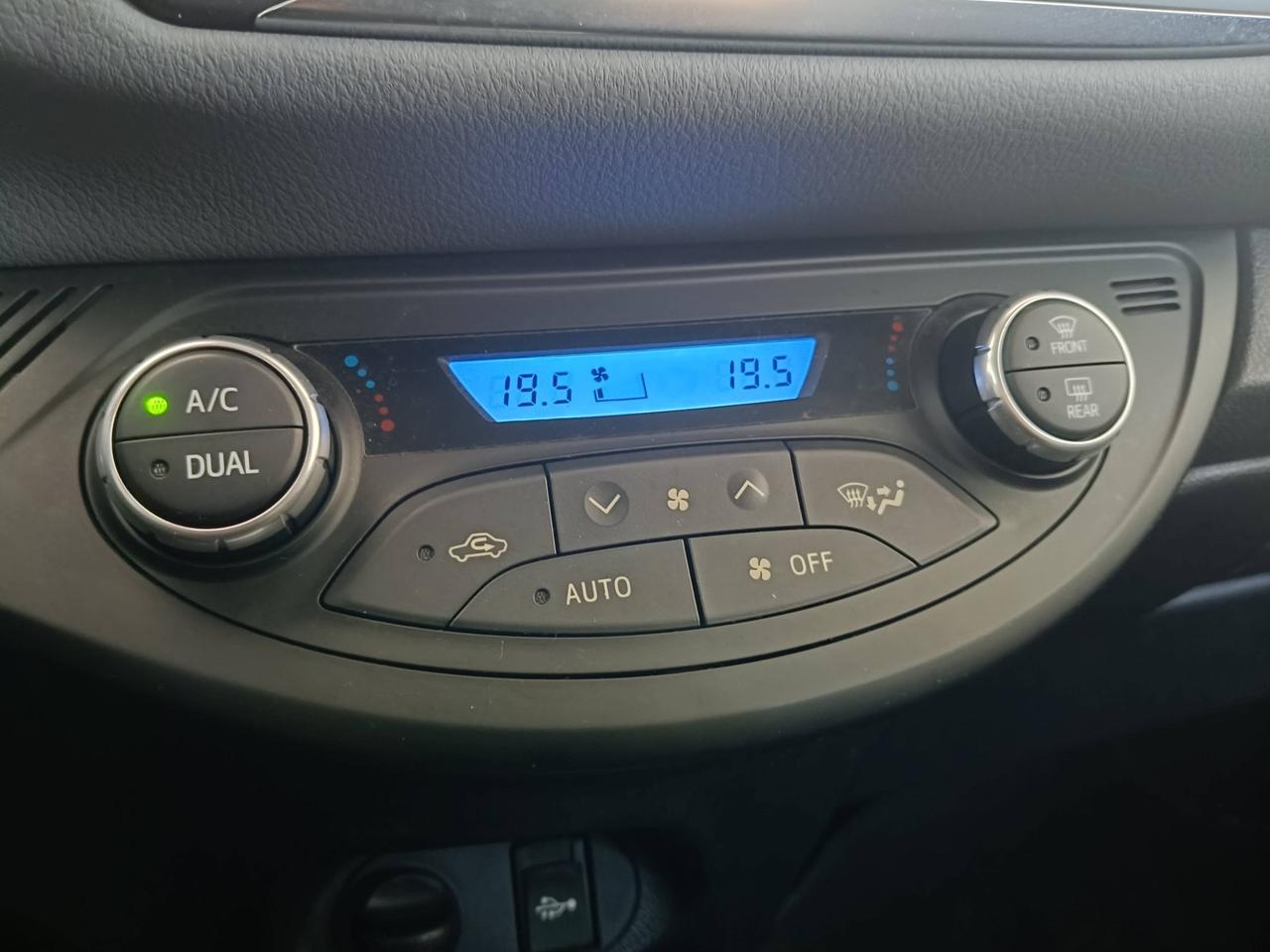 TOYOTA Yaris III 2017 - Yaris 5p 1.5h Active