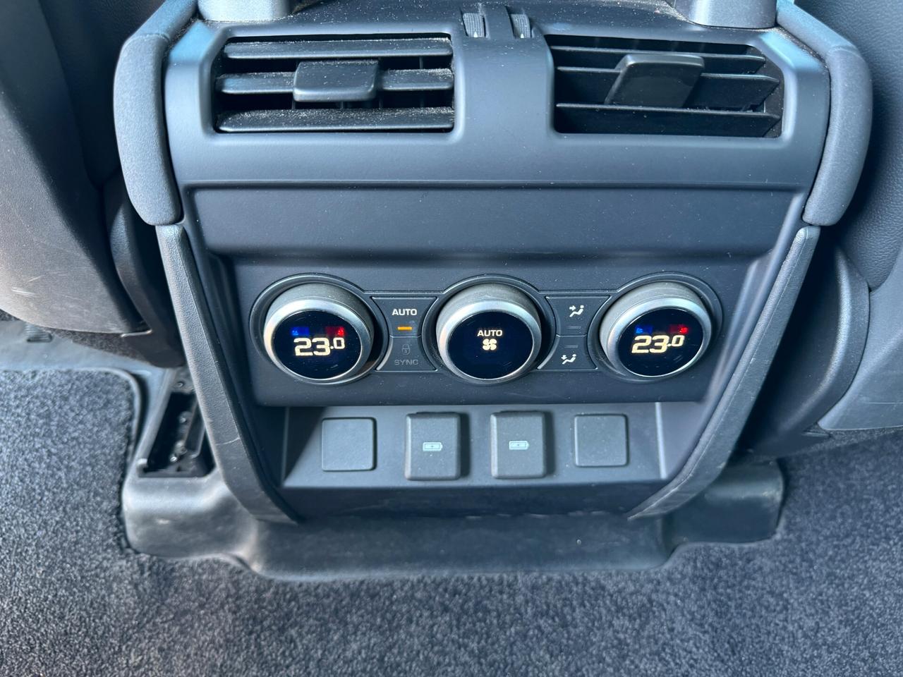Land Rover Defender 110 3.0d i6 mhev 200cv auto 7pti TETTO GANCIO