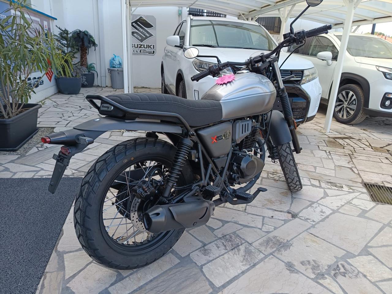 Keeway X-Light 125 SPORT *Tua a 59€ Mese*