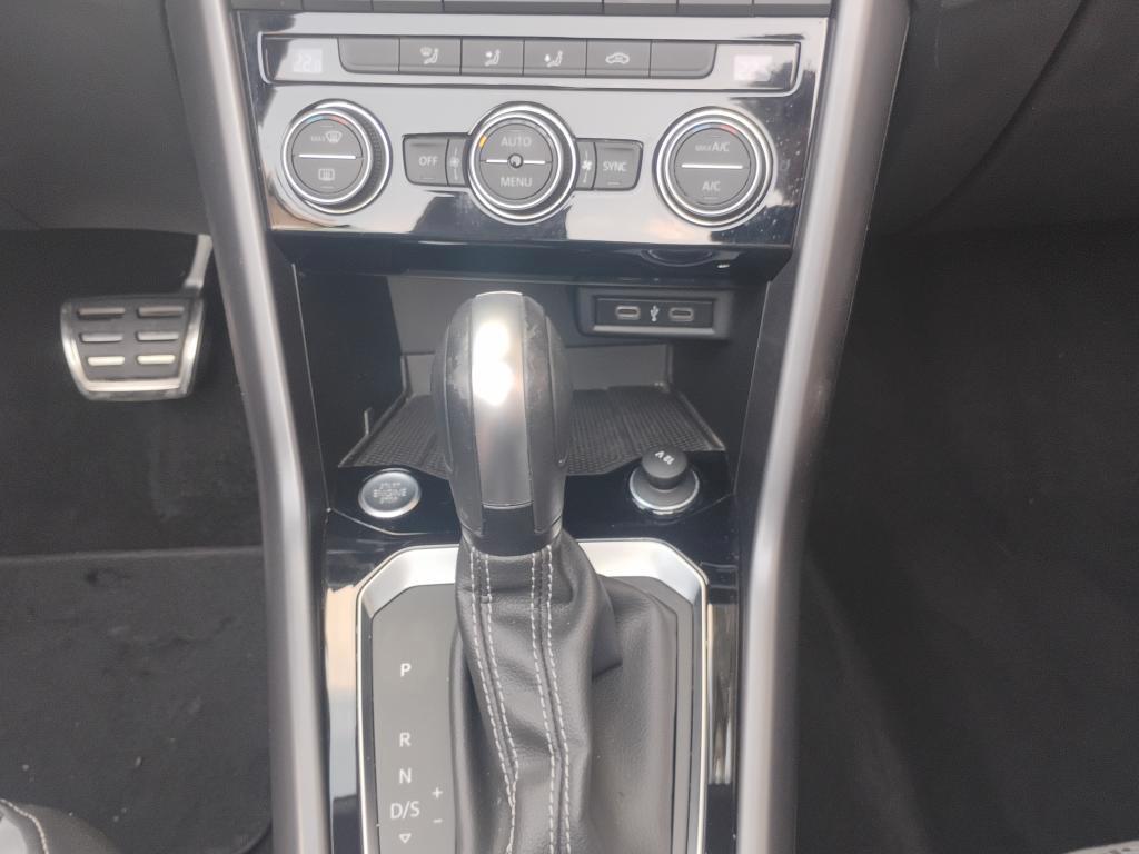 Volkswagen T-Roc Cabriolet 1.5 tsi R-LINE..VIRTUAL.CERCHI 19.NAVI