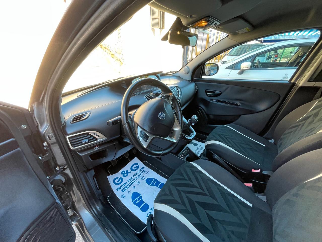 Lancia Ypsilon 1.2 69 CV 5 porte GPL Ecochic Gold