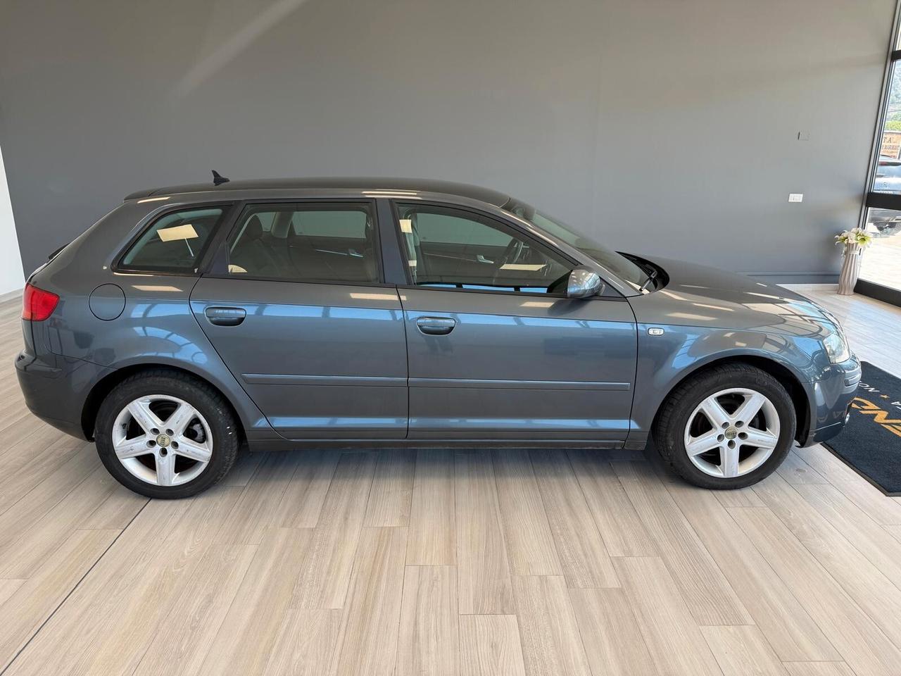 Audi A3 2.0 16V FSI Attraction