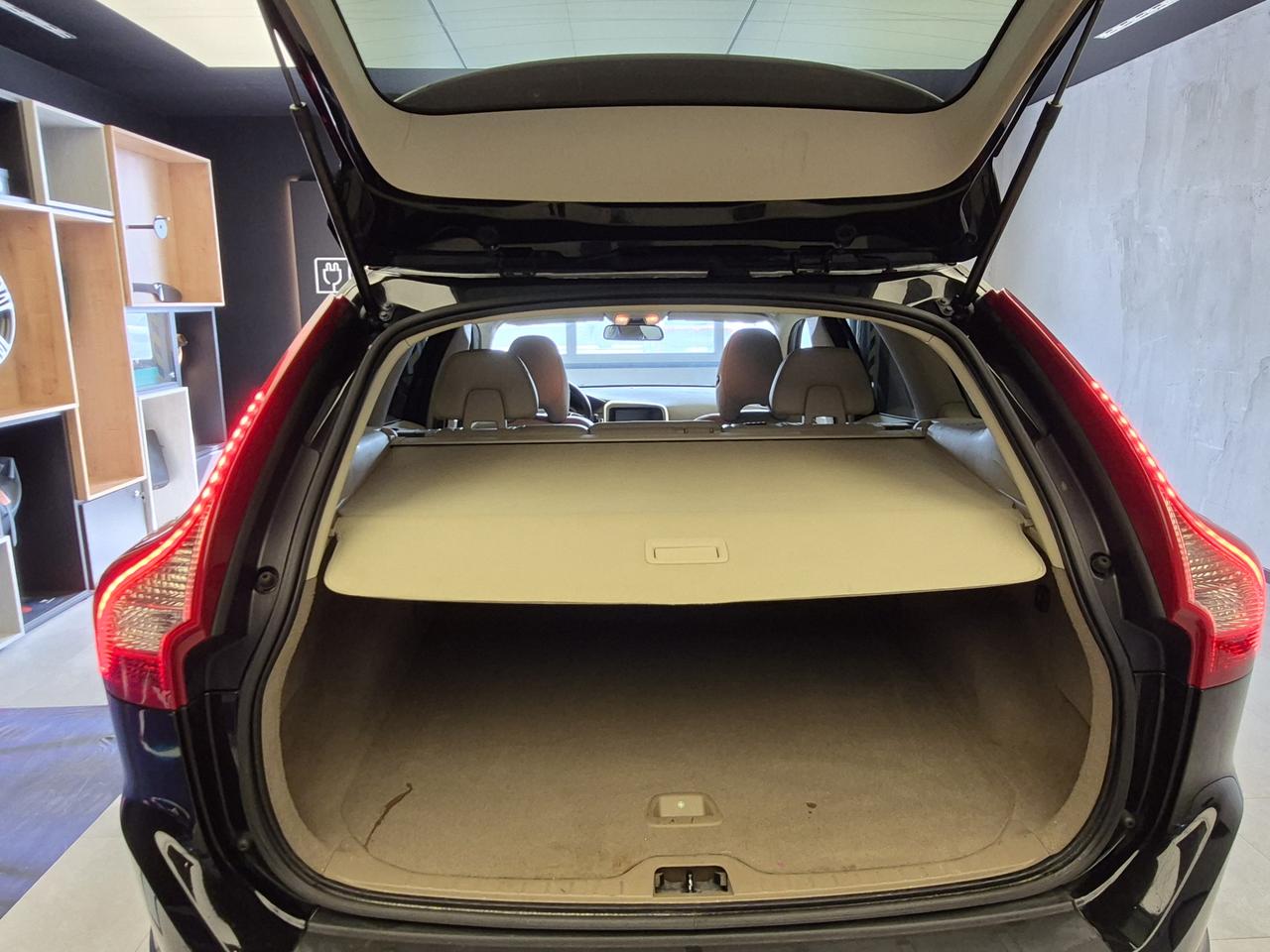 VOLVO XC60 2.4 d5 Summum awd 205cv