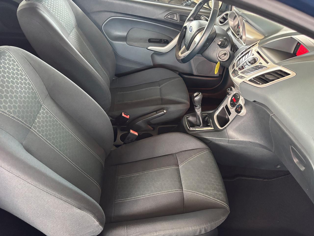 Ford Fiesta 1.2 60KW 82CV 3 porte Titanium NEOPATENTATO