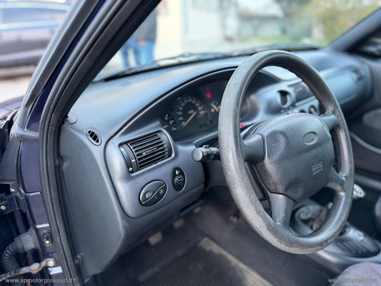 FORD Escort 1.6I 16V SW GHIA