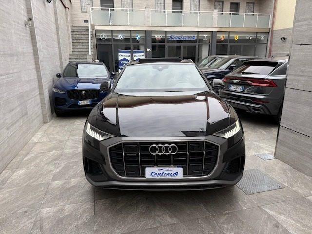 AUDI Q8 50 TDI 286 CV quattro tettuccio cerchi 22" D-TEMP