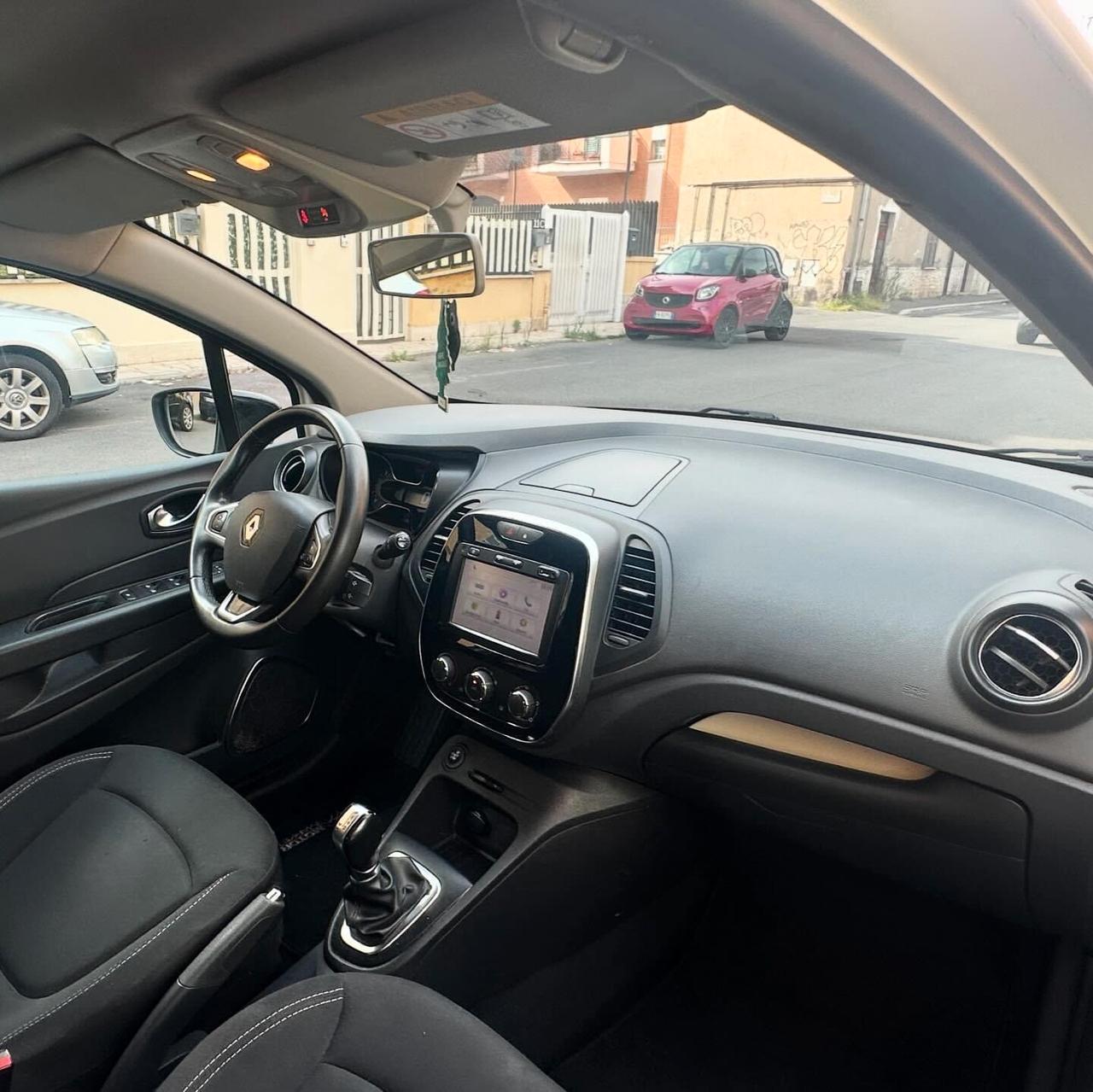 Renault Captur 1.5 dCi 90CV AUTOMATICA RETROCAMERA NAVIGAZIONE SENSORI PARCHEGGIO FINANZIABILE