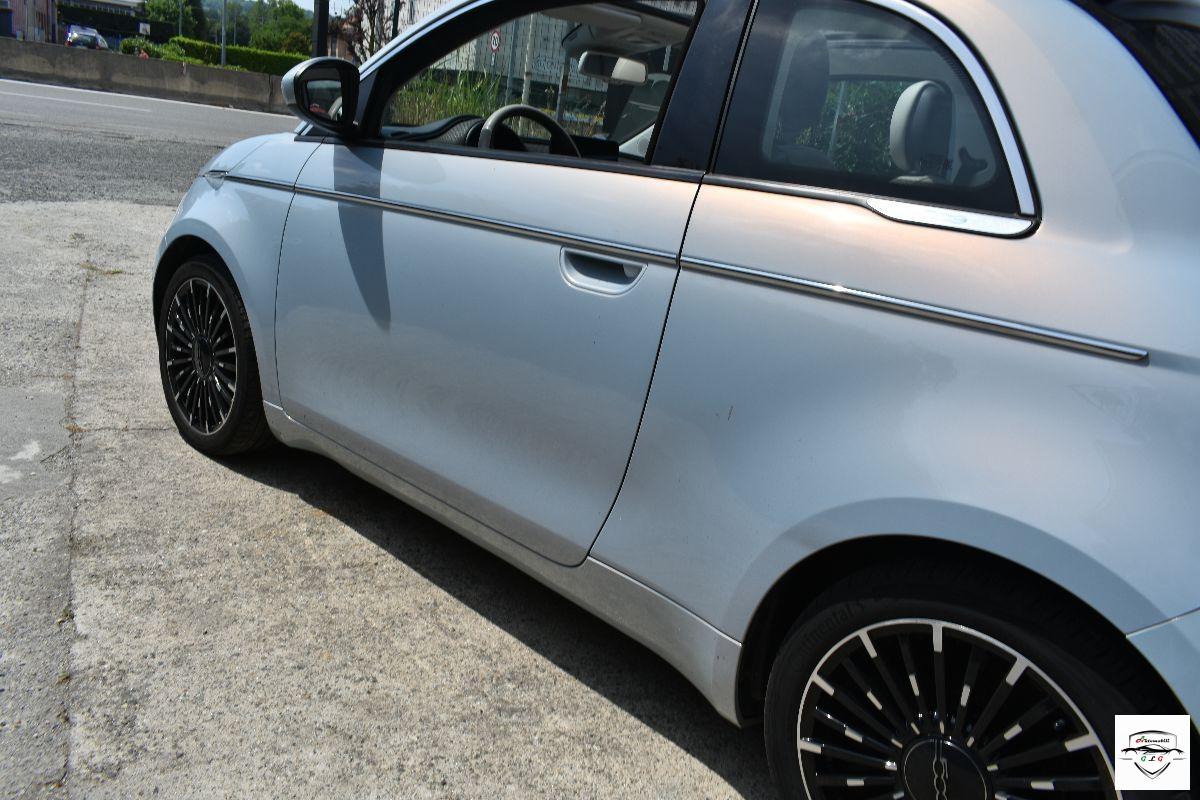 FIAT - 500 E - 500 La Prima 3+1