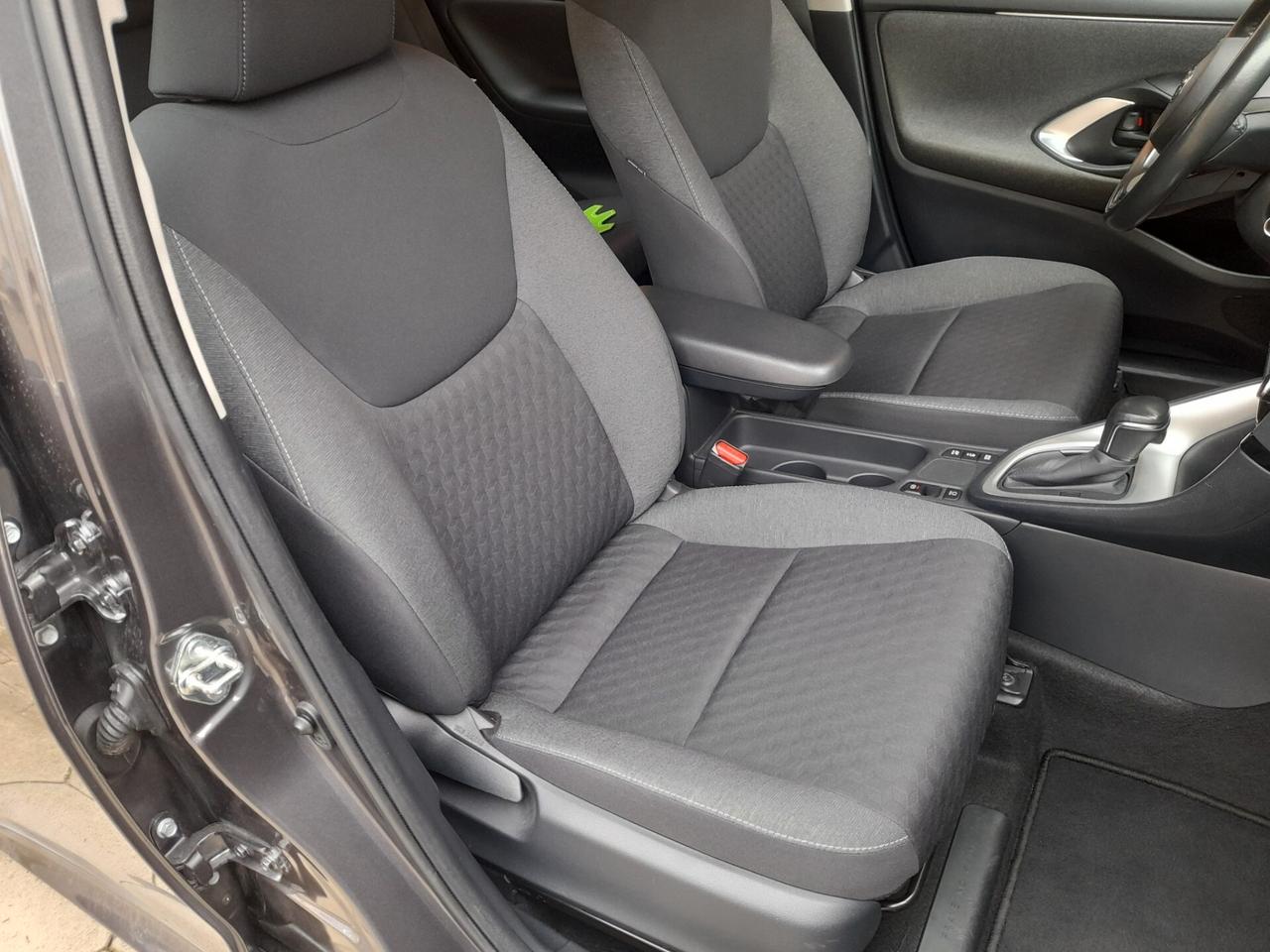 TOYOTA YARIS 1.5 HYBRID 5P BUSINESS