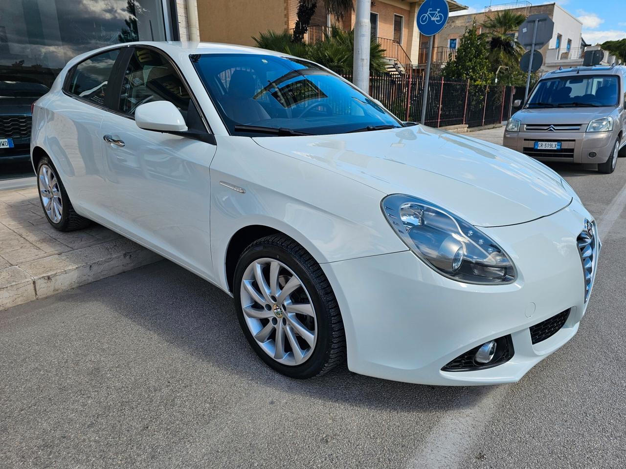 Alfa Romeo Giulietta 1.6 JTDm-2 105 CV Distinctive